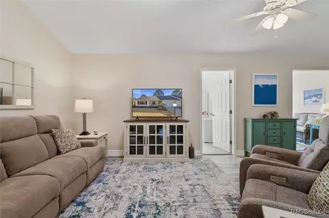 Living - 802 E Hillsborough Ct, Hernando, FL 34442 photo 3 of 7