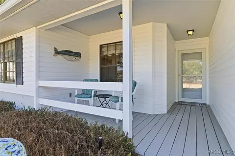 Exterior - 802 E Hillsborough Ct, Hernando, FL 34442 photo 2 of 7