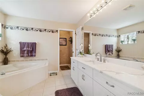 Bath - 3658 E Arbor Lakes Dr, Hernando, FL 34442 photo 1 of 3