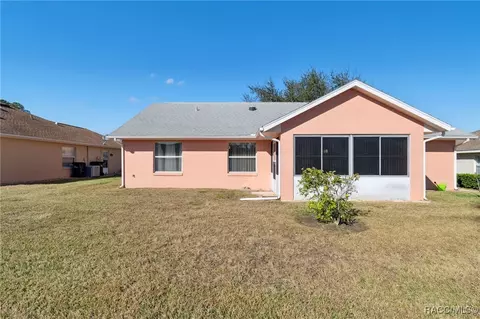Exterior - 3658 E Arbor Lakes Dr, Hernando, FL 34442 photo 4 of 7