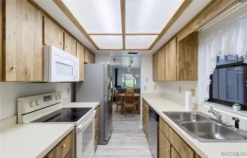 Kitchen - 370 E Glassboro Ct, Hernando, FL 34442 photo 1 of 4