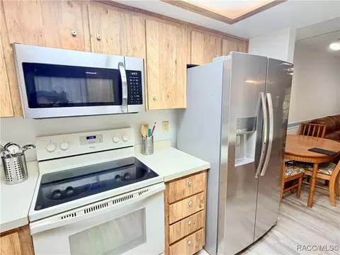 Kitchen - 370 E Glassboro Ct, Hernando, FL 34442 photo 4 of 4