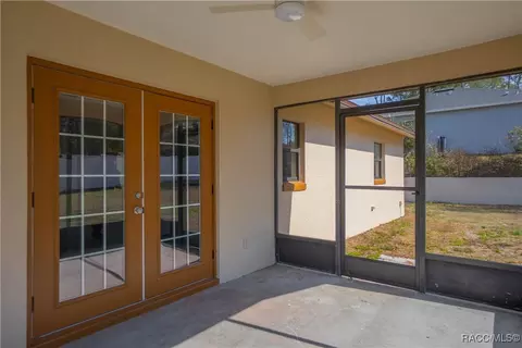 Exterior - 105 E Harvard St, Inverness, FL 34452 photo 3 of 5