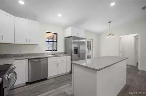 Kitchen - 105 E Harvard St, Inverness, FL 34452 photo 4 of 6