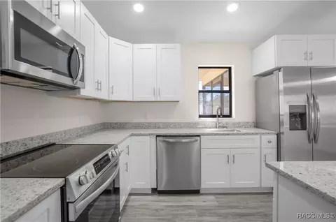 Kitchen - 105 E Harvard St, Inverness, FL 34452 photo 5 of 6