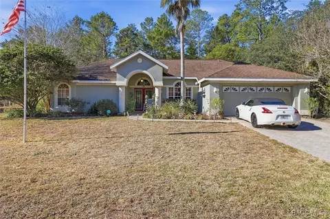 10 Statice Ct, Homosassa, FL 34446