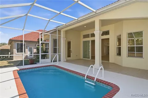 Exterior - 335 W Doerr Path, Hernando, FL 34442 photo 4 of 8