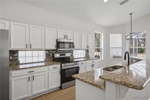 Kitchen - 335 W Doerr Path, Hernando, FL 34442 photo 1 of 3