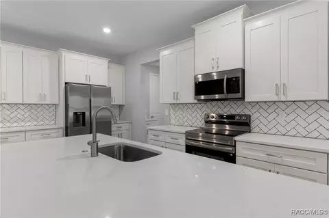 Kitchen - 1215 E Getty Ln, Hernando, FL 34442 photo 3 of 5