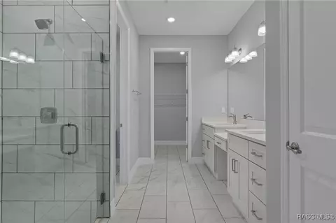 Bath - 1215 E Getty Ln, Hernando, FL 34442 photo 1 of 6
