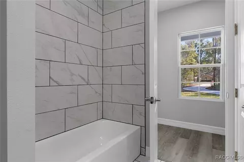 Bath - 1215 E Getty Ln, Hernando, FL 34442 photo 6 of 6