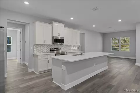 Kitchen - 1215 E Getty Ln, Hernando, FL 34442 photo 2 of 5