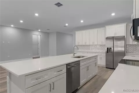 Kitchen - 1215 E Getty Ln, Hernando, FL 34442 photo 4 of 5