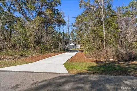 Exterior - 1215 E Getty Ln, Hernando, FL 34442 photo 11 of 12