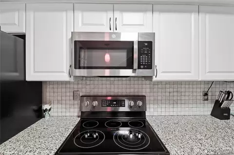 Kitchen - 791 E Hartford St #1B, Hernando, FL 34442 photo 5 of 7