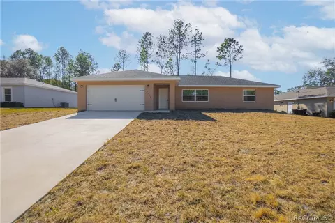 2438 W Vespero St, Citrus Springs, FL 34433