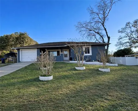 204 W Sugarmaple Ln, Beverly Hills, FL 34465
