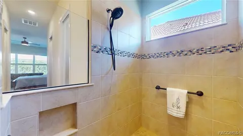 Bath - 1349 W Quentin Ln, Hernando, FL 34442 photo 2 of 3