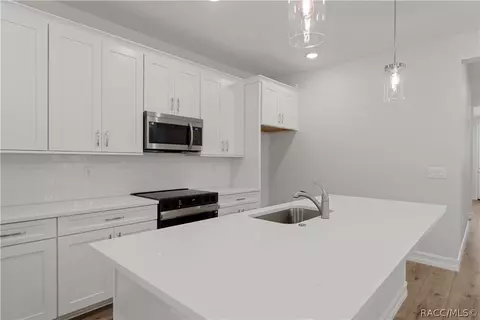 Kitchen - 1565 W Pearson St, Hernando, FL 34442 photo 2 of 3