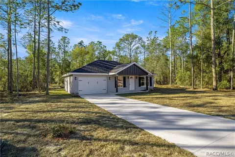 24370 NW Falcon Ave, Dunnellon, FL 34431