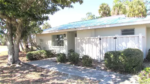 11499 W Bayshore Dr, Crystal River, FL 34429