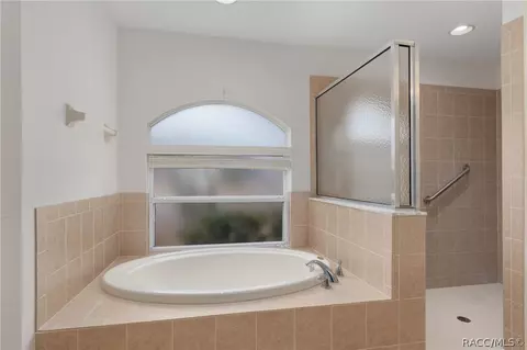 Bath - 3798 N Chandler Dr, Hernando, FL 34442 photo 2 of 4