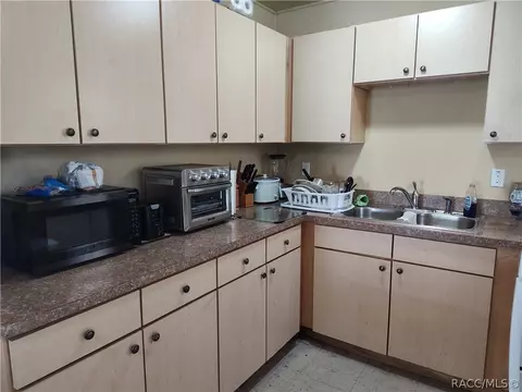 Kitchen - 50 Risher Ave, Inglis, FL 34449 photo 2 of 2