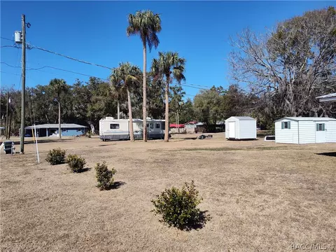 Exterior - 50 Risher Ave, Inglis, FL 34449 photo 2 of 4