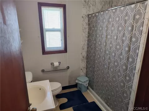 Bath - 50 Risher Ave, Inglis, FL 34449 photo 1 of 2