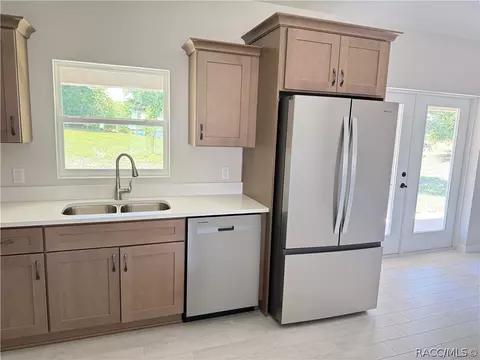 Kitchen - 54 Juniper Trail Loop, Ocala, FL 34480 photo 2 of 2