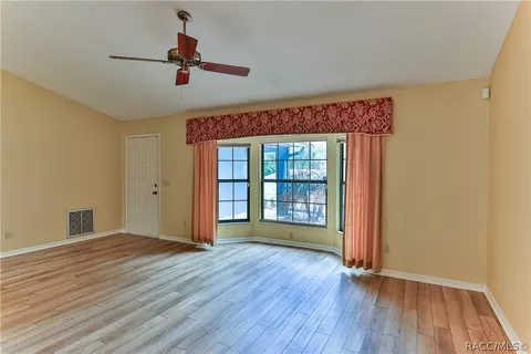 Living - 6056 E Devon Ln, Inverness, FL 34452 photo 2 of 3