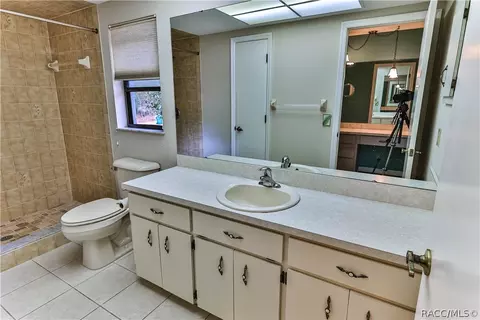 Bath - 6056 E Devon Ln, Inverness, FL 34452 photo 1 of 3
