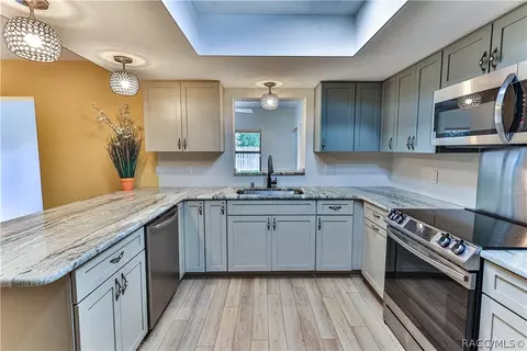 Kitchen - 6056 E Devon Ln, Inverness, FL 34452 photo 3 of 4