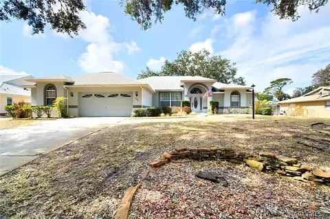 240 N Country Club Dr, Crystal River, FL 34429