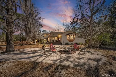 9520 N Holyoak Ter, Dunnellon, FL 34433