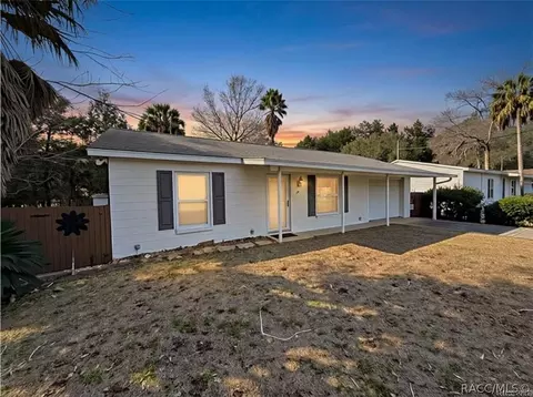 14 Canterbury Rd, Inglis, FL 34449