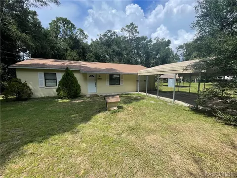 9875 W Orchard St, Crystal River, FL 34428