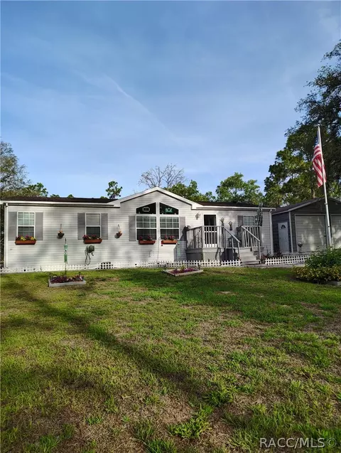 8420 N Calcutta Ave, Dunnellon, FL 34433
