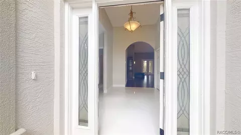 Entry Way - 2025 N Gibson Pt, Hernando, FL 34442 photo 3 of 6