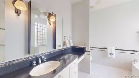 Bath - 2025 N Gibson Pt, Hernando, FL 34442 photo 3 of 5