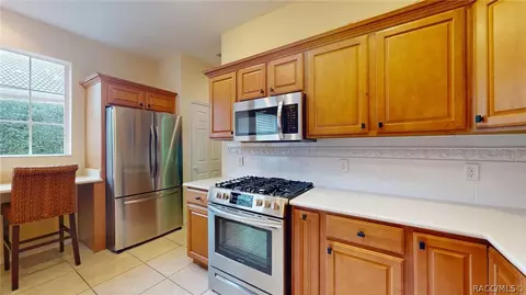 Kitchen - 2025 N Gibson Pt, Hernando, FL 34442 photo 3 of 4