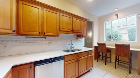 Kitchen - 2025 N Gibson Pt, Hernando, FL 34442 photo 2 of 4