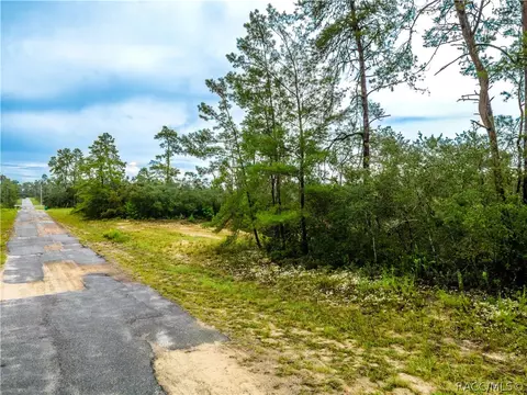8109 N Wayside Ave, Dunnellon, FL 34433