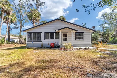715 NE 12th Ter, Crystal River, FL 34428