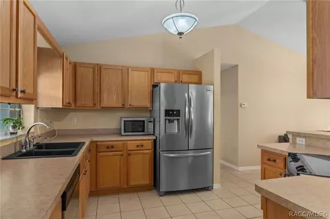 Kitchen - 1380 E Silver Thorn Loop, Hernando, FL 34442 photo 5 of 5