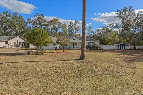 Exterior - 1380 E Silver Thorn Loop, Hernando, FL 34442 photo 1 of 11