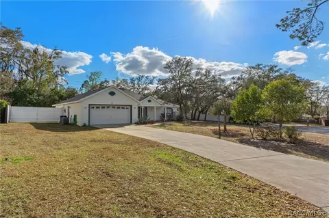 Exterior - 1380 E Silver Thorn Loop, Hernando, FL 34442 photo 8 of 11