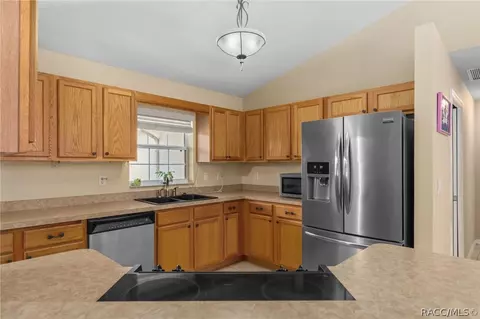 Kitchen - 1380 E Silver Thorn Loop, Hernando, FL 34442 photo 2 of 5