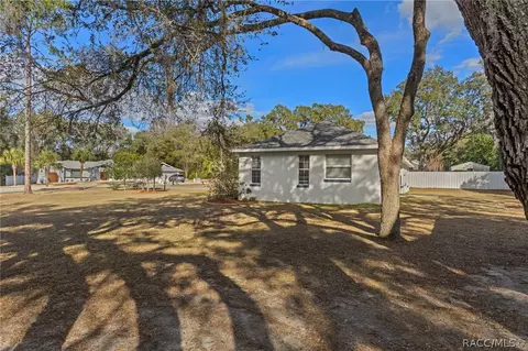 Exterior - 1380 E Silver Thorn Loop, Hernando, FL 34442 photo 2 of 11
