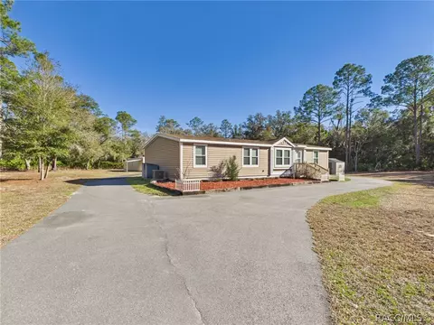 8252 N Elmtree Ave, Crystal River, FL 34428